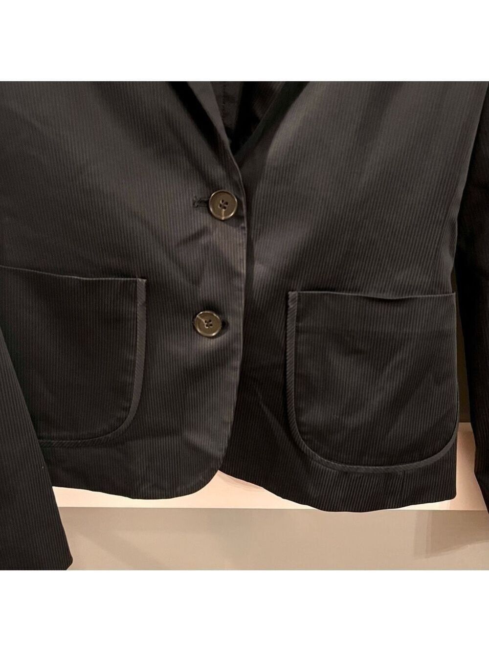 𝅺THEORY black and grey pinstripe fitted blazer.  Size 4 - Picture 4 of 8